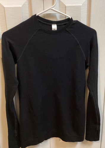 Lululemon sweater size - 6, sit