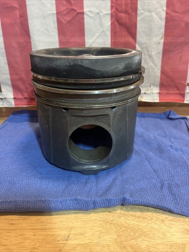Large engine piston - large,