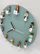 Wall clock to display your lego minifigures