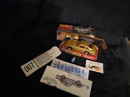 Issue corgi db5 james bond - corgi,