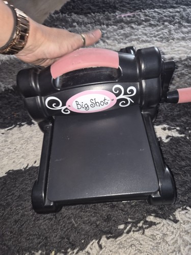 Sizzix big shot machine - sizzix,