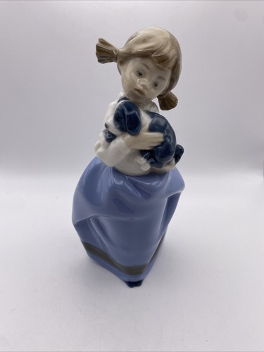 Nao lladro girl with - by,
