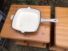 L’Epicure Square Cast Iron Skillet-grey