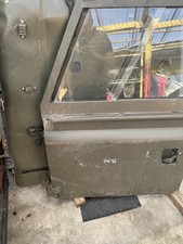 Land Rover Defender Wolf  Left