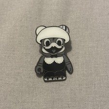 Clara Cluck Vinylmation Pin