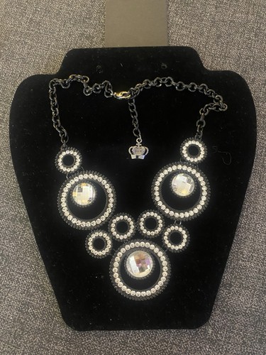 Butler wilson necklace - wilson,