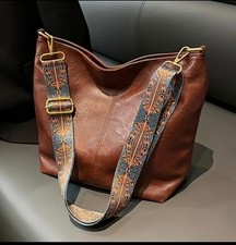Bohemian Style Large Capacity Woman’s Shoulder Bag Perfect For Daily Commuting