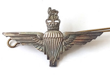 Original Parachute Regiment Cap Badge QC EIIR Issued White Metal 2Lugs Vintage