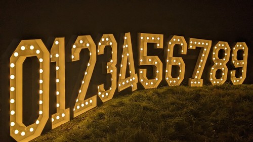 4ft light numbers 9 - light, up