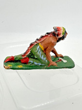 Elastolin Hausser  composite Indian crawling with tomahawk 6828 7CM SCALE