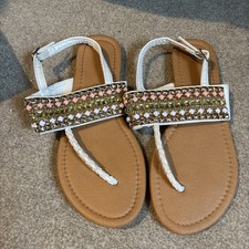 ladies flat sandals size 4
