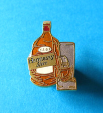 Hennessy Cognac pin badge. Enamel. VGC.