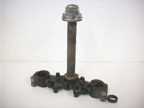 Triple clamp bottom