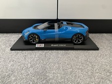 Maisto - 1:18 Scale Diecast