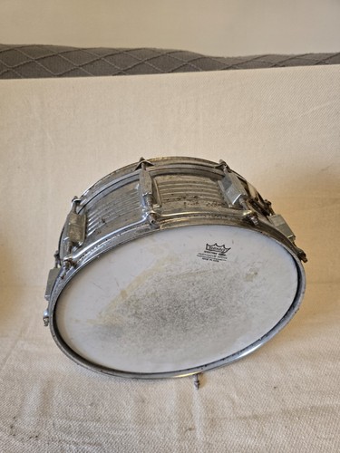 Vintage steel snare - ,