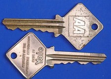 2x Automobile Association AA