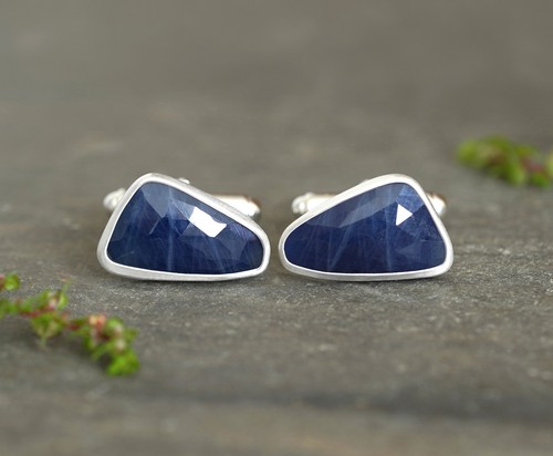 17ct triangular sapphire - triangular,
