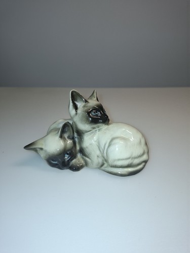Beswick siamese kittens - kittens,