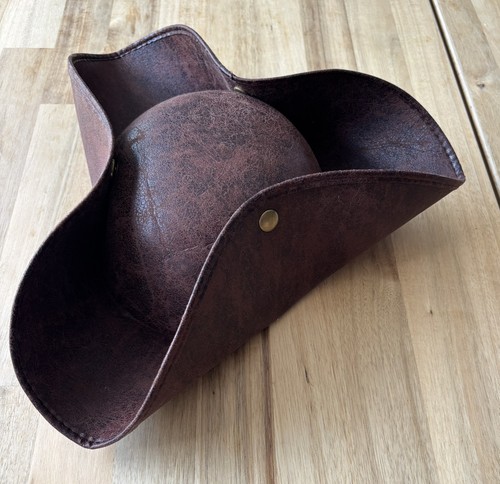 Brown leather style - brown, pirate