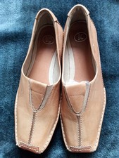  Clarks K- Shoes -Tan Leather  stitch detail Slip On Shoes Size 6