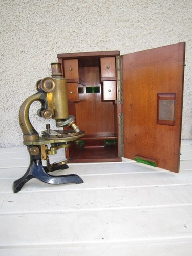 Old microscope stiassnie paris - microscope,