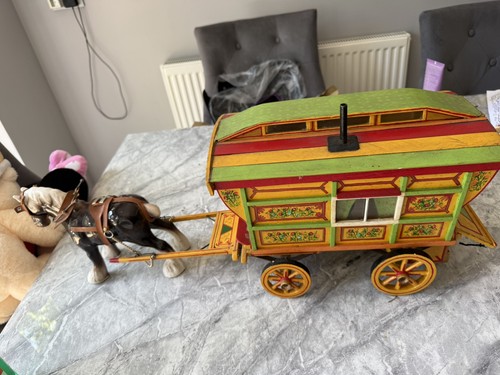 Vintage gypsy wooden caravan - wooden,
