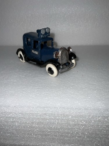 Taylor and barrett police - taylor, car