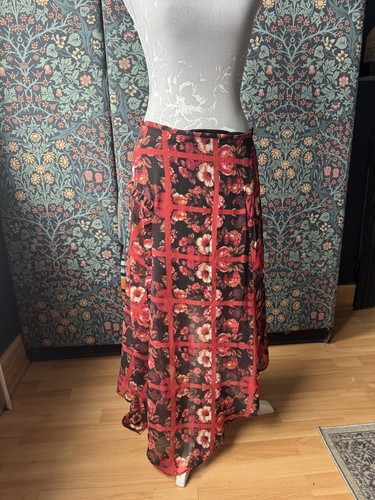 Preen skirt size red floral - size,