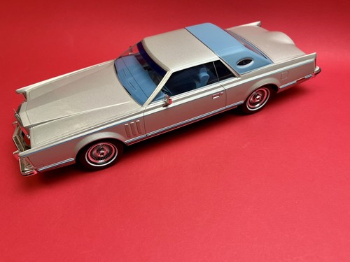 Diecast lincoln mark 5 - 1:18,