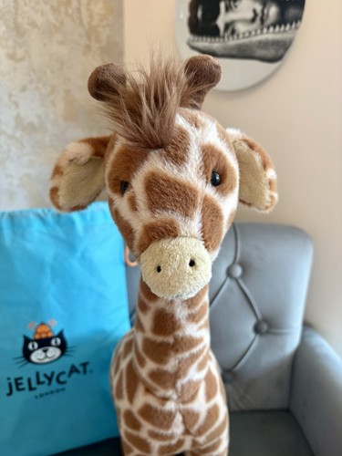 Large 57cm jellycat giraffe - 57cm,