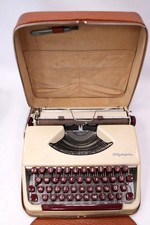 Vintage 1960s OLYMPIA Splendid 33 Portable Typewriter w/ Carry Case - H74