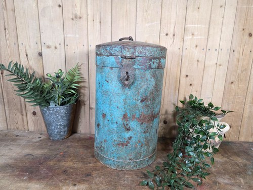 Old vintage rustic industrial - old,