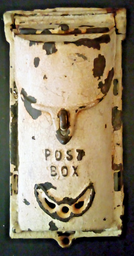 Vtg cast iron mail post - cast, box