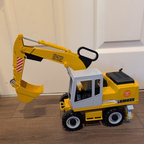 Bruder liebherr 912 excavator - bruder,