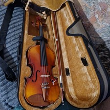 1x TOYAMA model 1/4B 4-string