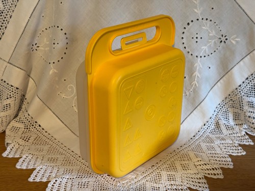 Vintage tupperware lunch box - lunch,