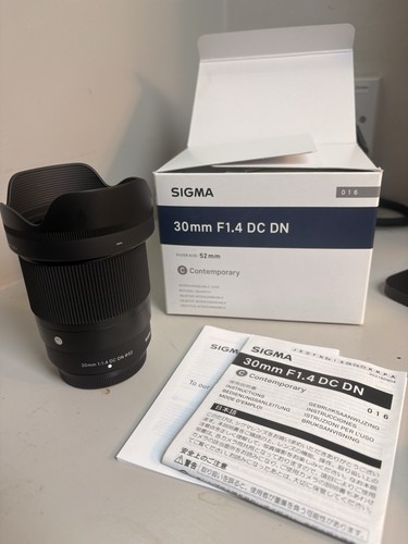 Sigma 30mm dc dn - sigma, f/1.4