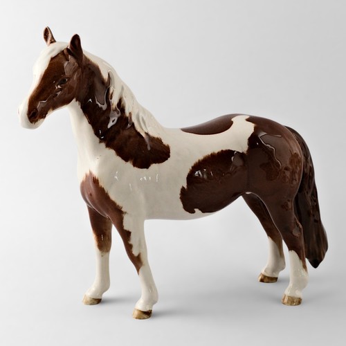 Beswick horse 1373 - horse, skewbald
