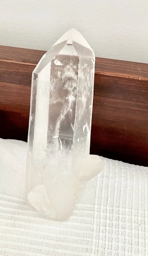 Lemurian quartz point 1kg - quartz,