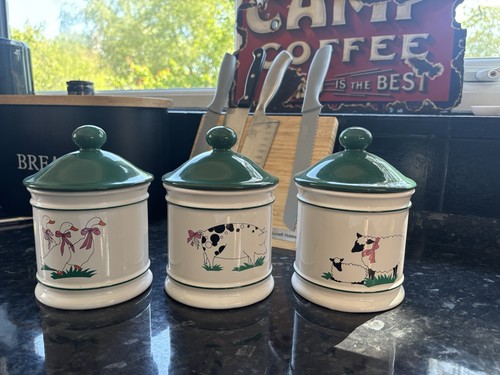 Hornsea pottery farm the - x,