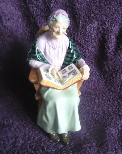 Royal doulton 17cm figure - doulton,