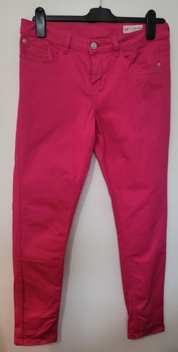 Red herring fuschia pink - red,