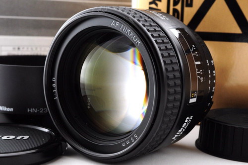 Nikon nikkor 85mm 8 - af,