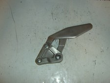 yamaha fzr1000 exup n/s foot peg hanger