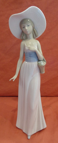 Nao figurine girl with basket - nao,