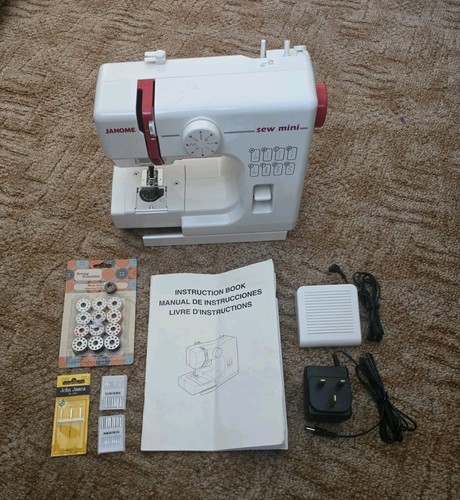 Janome model 525 - sew, mini