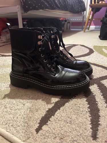 Women size combat boots - women’s, 7