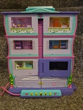 Pixel Chix Roomies House