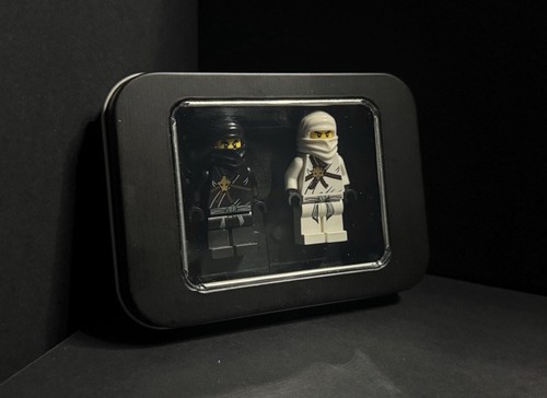 Pocket figure display case - pocket,