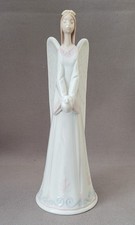 LLADRO FIGURE SOUNDS OF PEACE